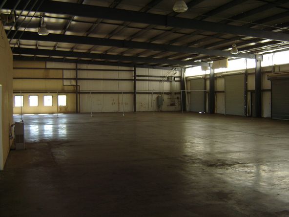 Showroom / Office / Warehouse Gluckstadt: 141 Enterprise Drive, Madison, MS 39110